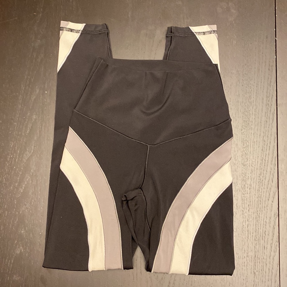 aerie chill play move leggings - Picture 2 of 5